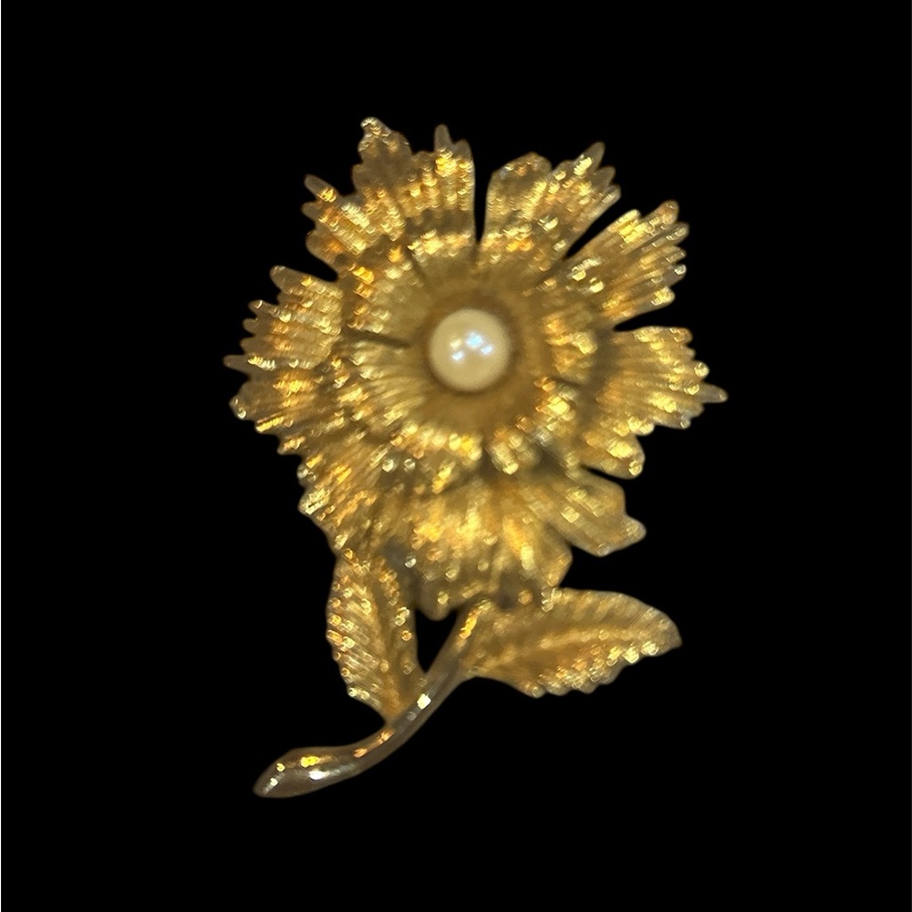 Vintage Gold Tone Flower Brooch Faux Pearl Brooch